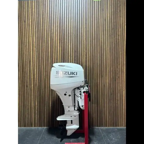 Suzuki 60 HP EFI ’21 outboard engine